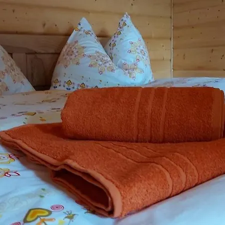 Vo Dvore Hébergement de vacances *