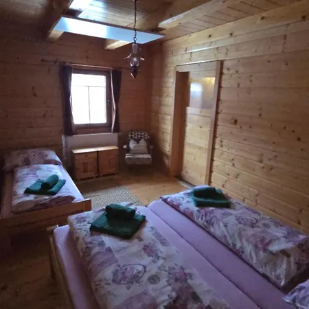 Vo Dvore Hébergement de vacances Osturna