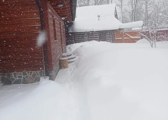 Vo Dvore בית נופש Osturna